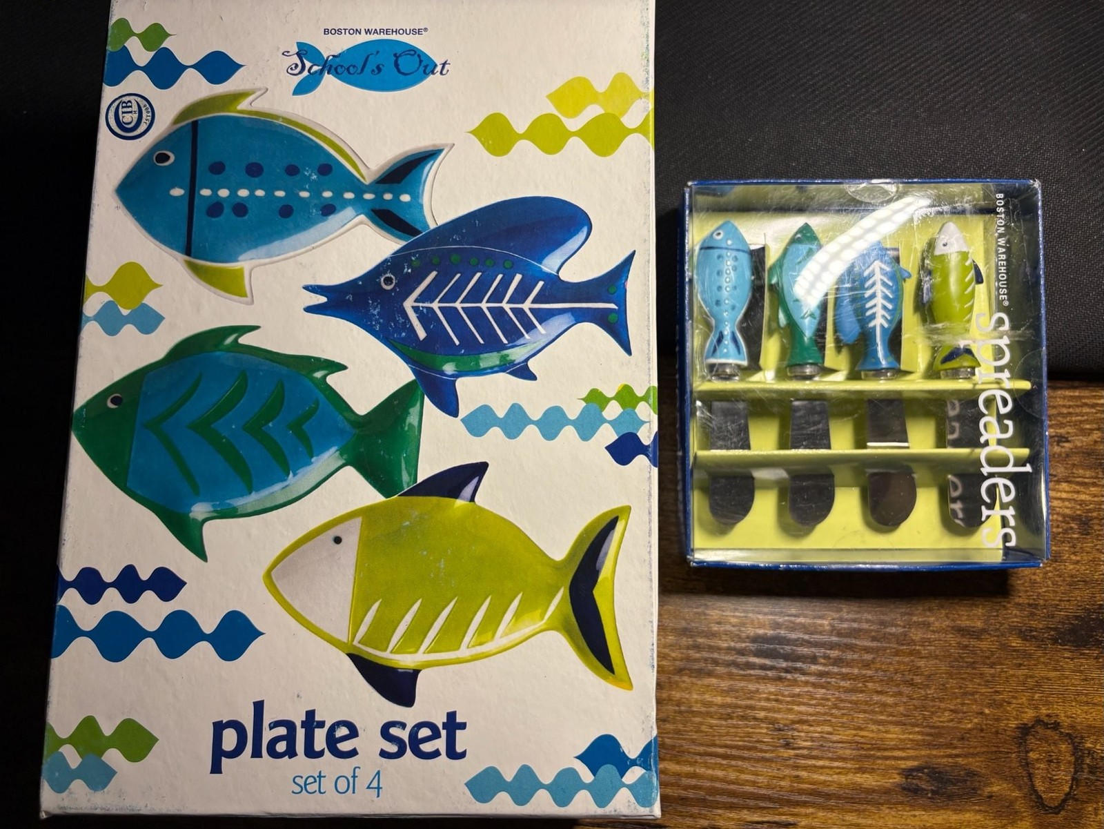 Boston Warehouse School\'s Out Fish Shaped Plate Set of 4, Model 51146