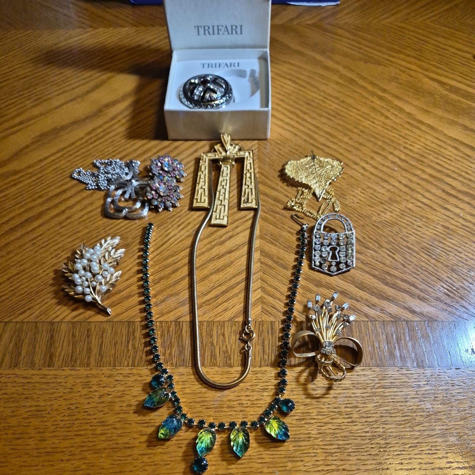 Vintage  TRIFARI ,Saraha Coventry ,Lisner  signed Rhinestone Jewelry TRIFARI Box