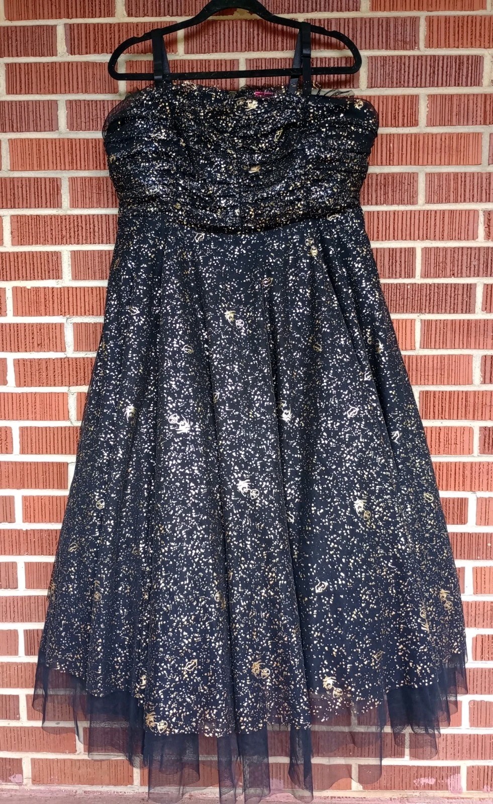 TORRID BETSEY JOHNSON GOTH PIN UP BLACK GOLD STRAPLESS TULLE TEA DRESS 18 TORRID BETSEY JOHNSON GOTH PIN UP BLACK GOLD STRAPLESS TULLE TEA DRESS 18
