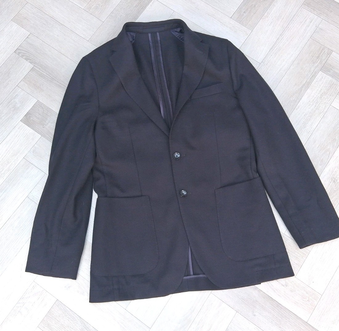 Hugo Boss Jacket Virgin Wool Blazer Italian Fabric Size 36R navy blue/ superb Hugo Boss Jacket Virgin Wool Blazer Italian Fabric Size 36R navy blue/ superb