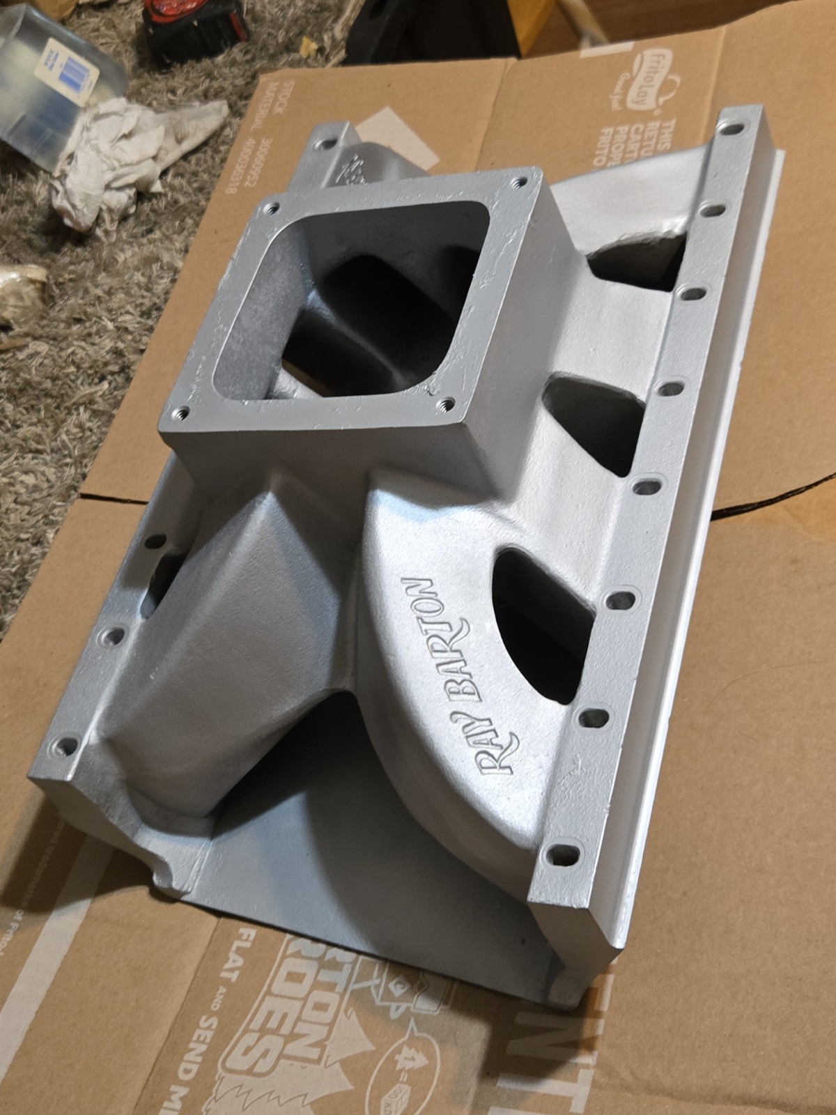 426 HEMI SINGLE PLANE INTAKE MANIFOLD VINTAGE RAY BARTON HEMI CUDA CHARGER RARE 426 HEMI SINGLE PLANE INTAKE MANIFOLD VINTAGE RAY BARTON HEMI CUDA CHARGER RARE