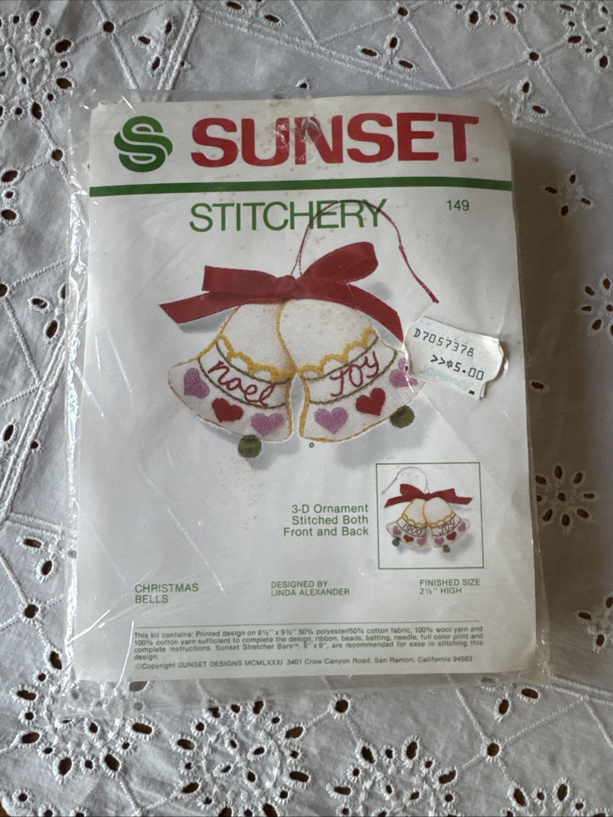 Vintage Sunset Stitchery 3 D Ornament Kit Christmas Bells Noel Joy 1980 Holiday