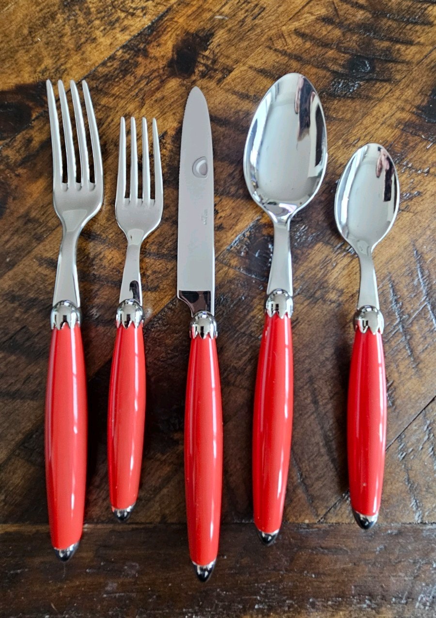 Mikasa Garden Terrace Flatware 5 pc Set Pepper Red Vintage NIB Italy