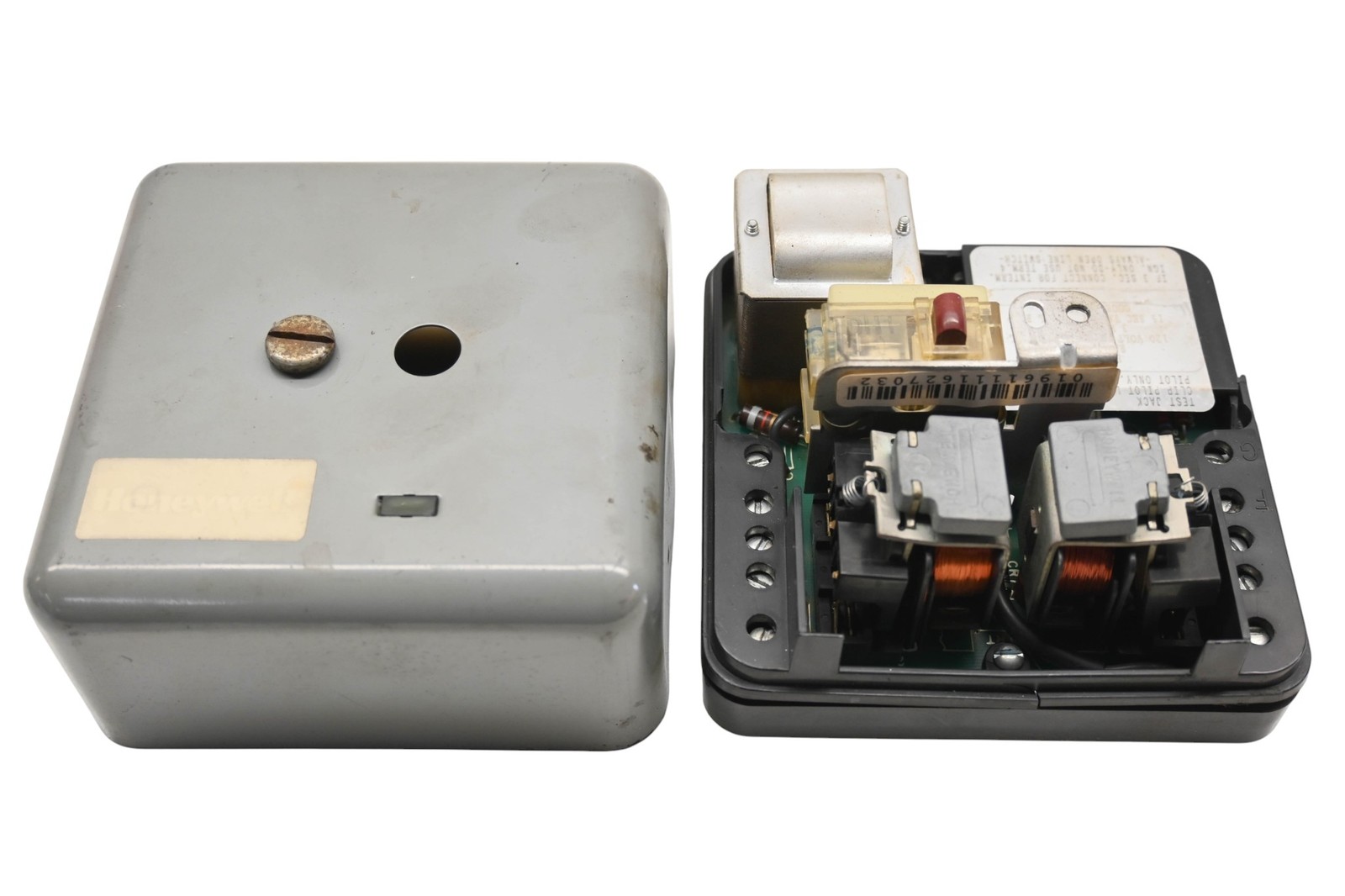 Honeywell RA890F 1270 Protectorelay Burner Flame Control Assembly
