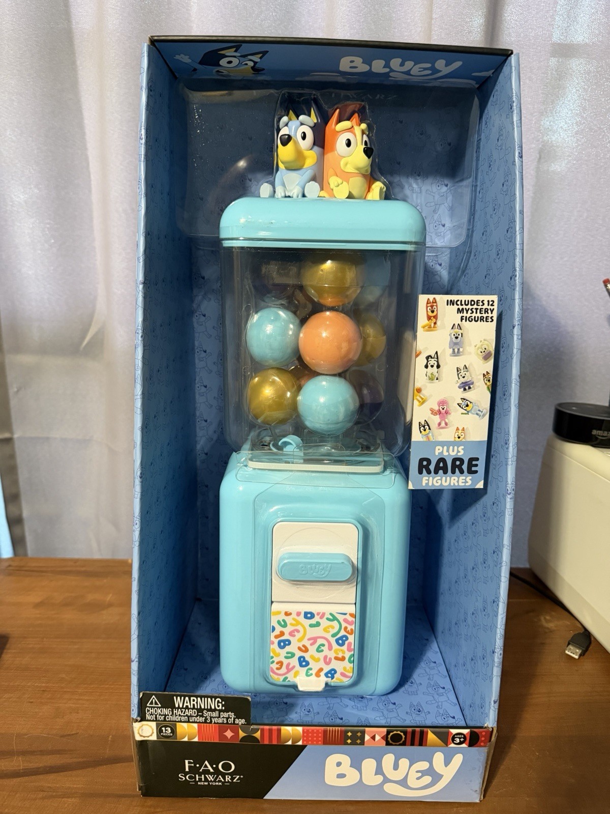 Bluey Mini Figure Vending Machine Play Set [12  Figures]