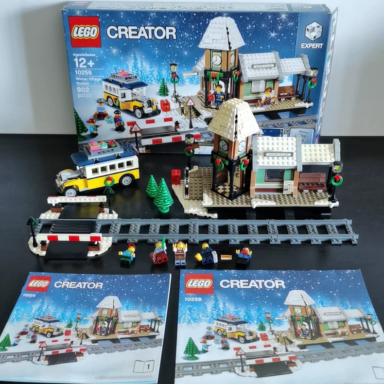 LEGO Icons 10259 Winter Village Station 902 Pcs -丨With Instruction丨No box 