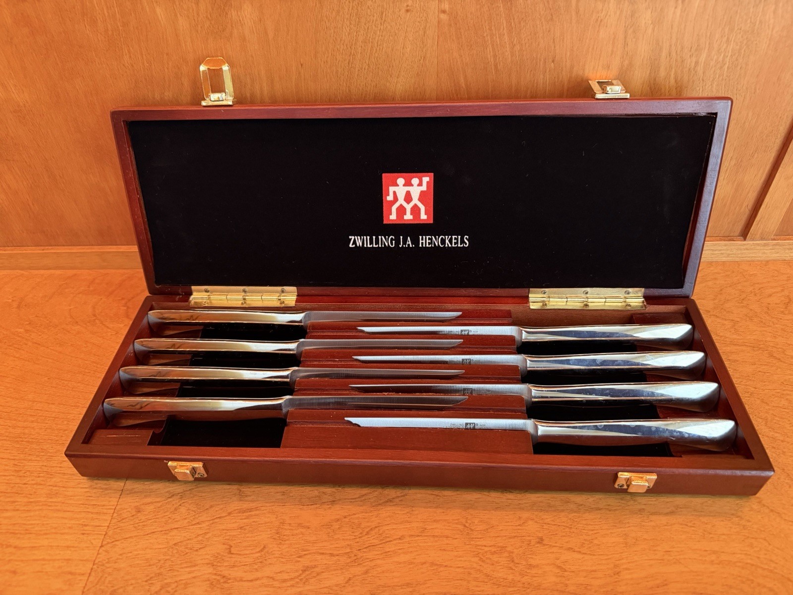 ZWILLING J.A. HENCKELS 39035-000 8 Piece 4 ZWILLING J.A. HENCKELS 39035-000 8 Piece 4