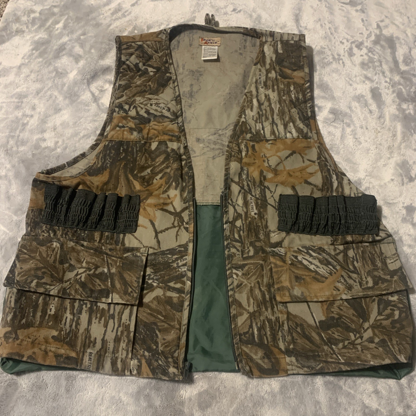 Vintage Sports Afield Realtree Camo Hunting Vest Featuring Built In Hood Size M Vintage Sports Afield Realtree Camo Hunting Vest Featuring Built In Hood Size M