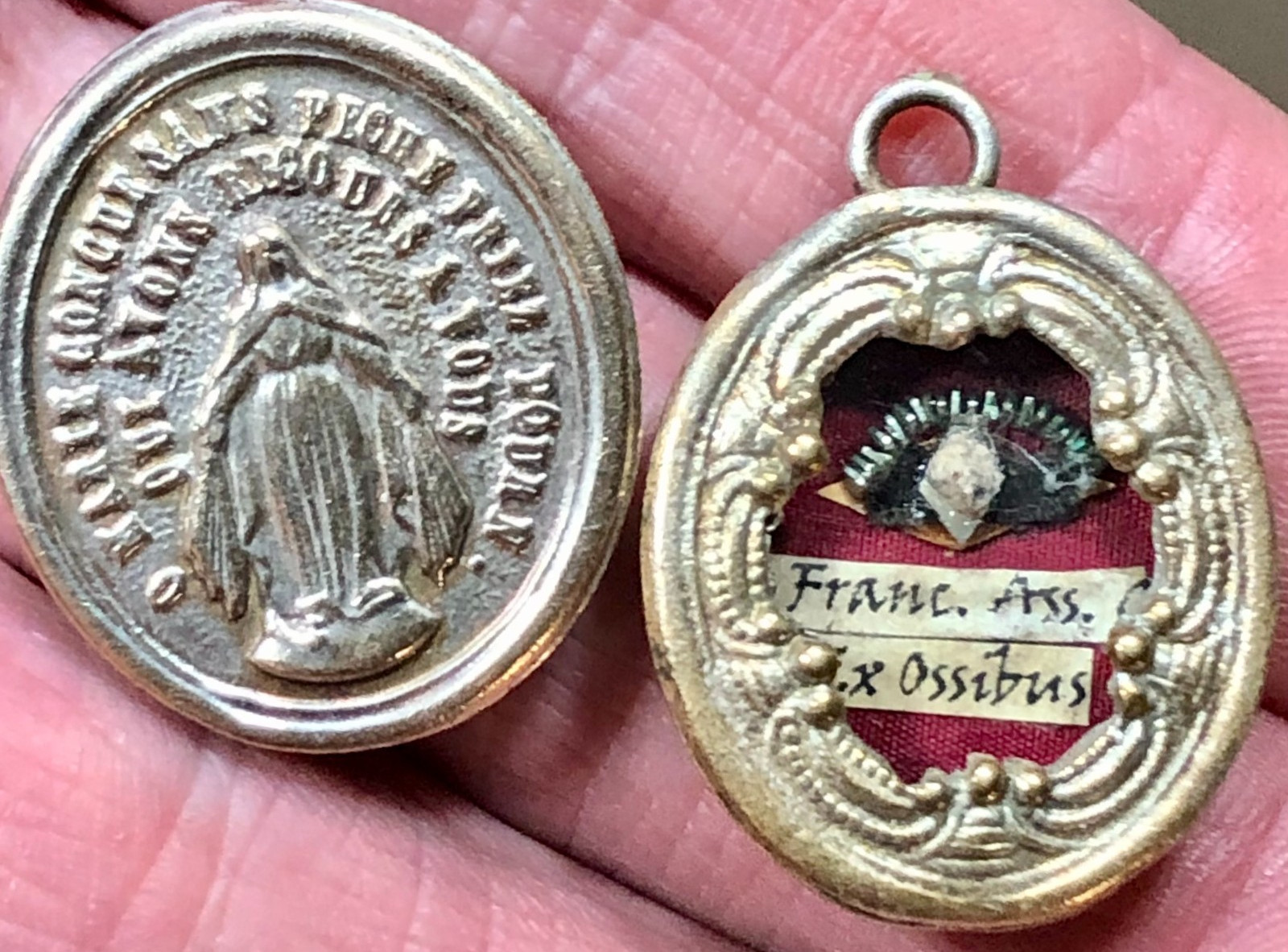 RELIC ST FRANCIS OF ASSISI C. CONFESSOR ANTIQUE ORNATE SILVER CASE SAINT OF 2026