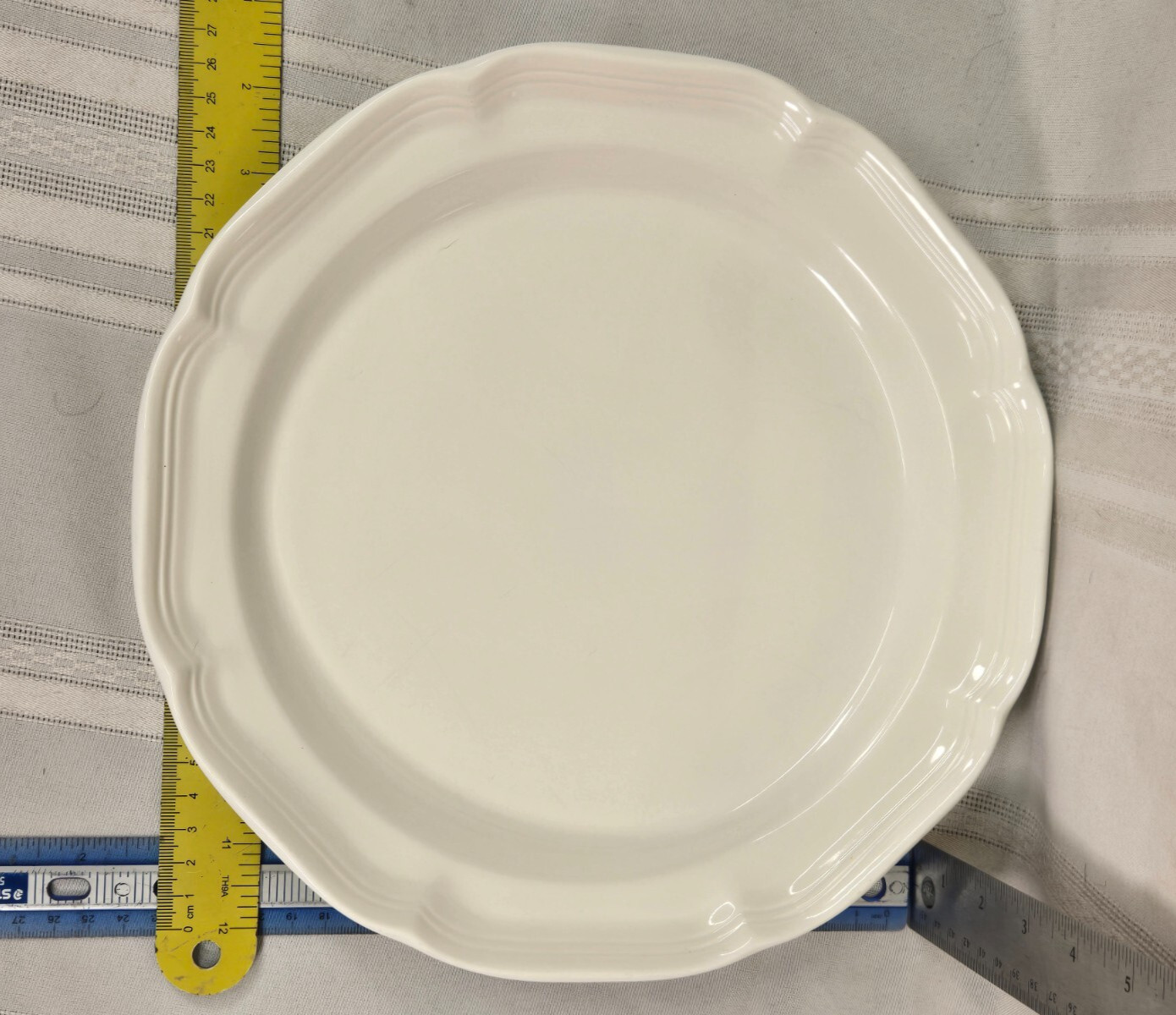Mikasa French Countryside Dinner Plate F9000 White Scalloped 10 7/8 Mikasa French Countryside Dinner Plate F9000 White Scalloped 10 7/8