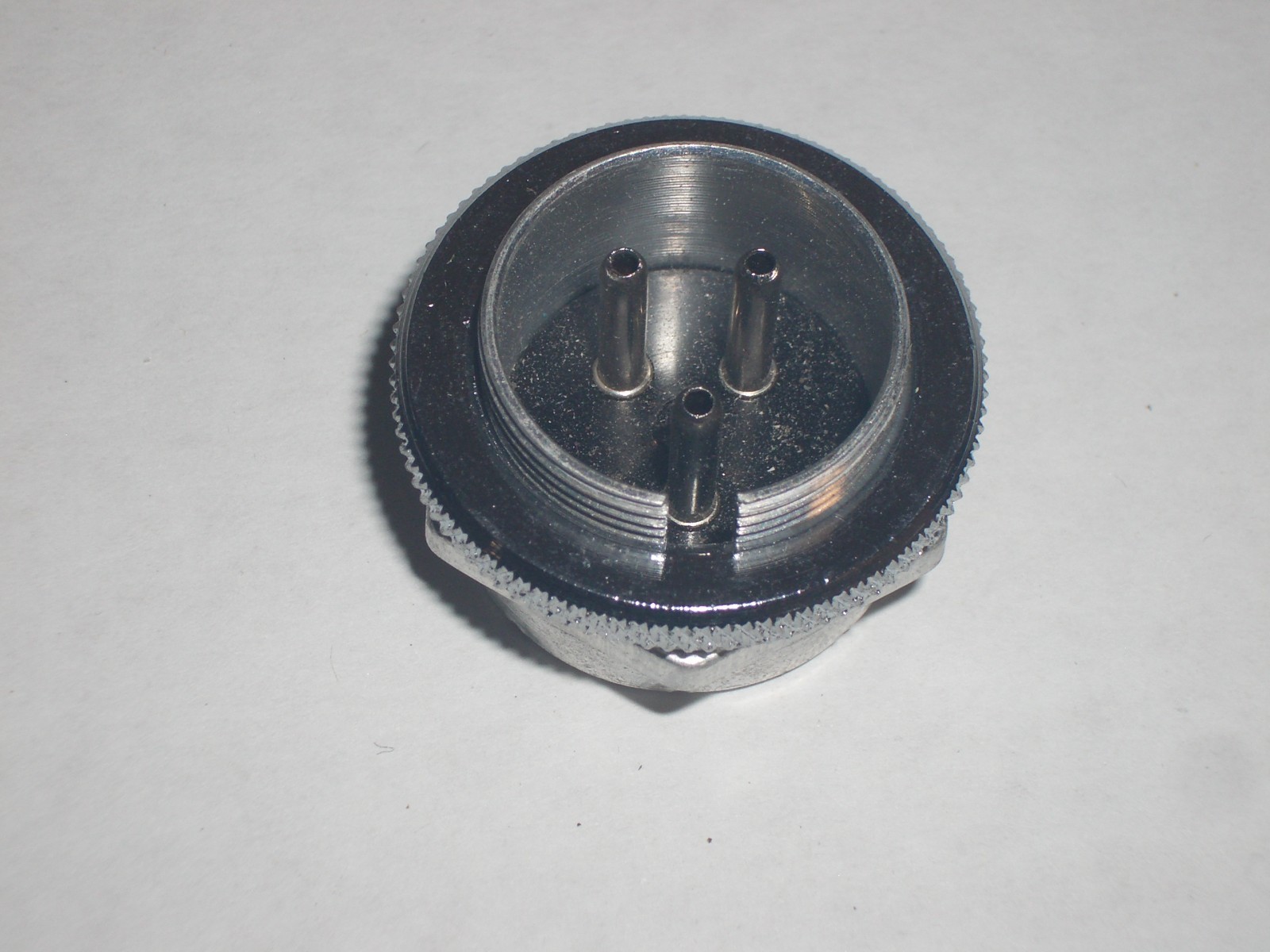 AMPHENOL 91-PC3M 3 PIN MICROPHONE RECEPTACLE PLUG  SOCKET (MATES w/91-MC3F1) 
