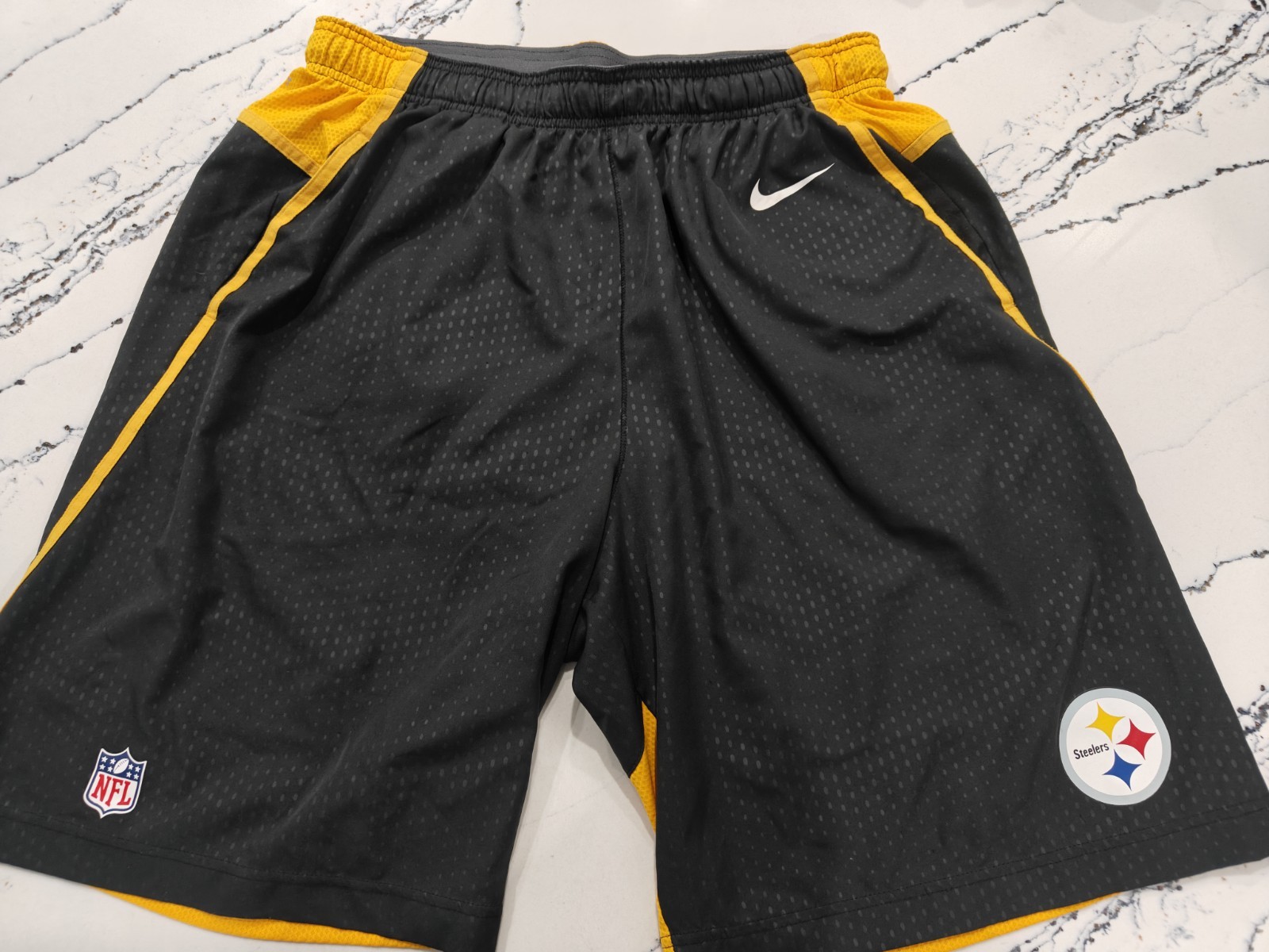 Nike Pittsburgh Steelers Training Shorts Size XL NFL Equipment Black Gold Nike Pittsburgh Steelers Training Shorts Size XL NFL Equipment Black Gold