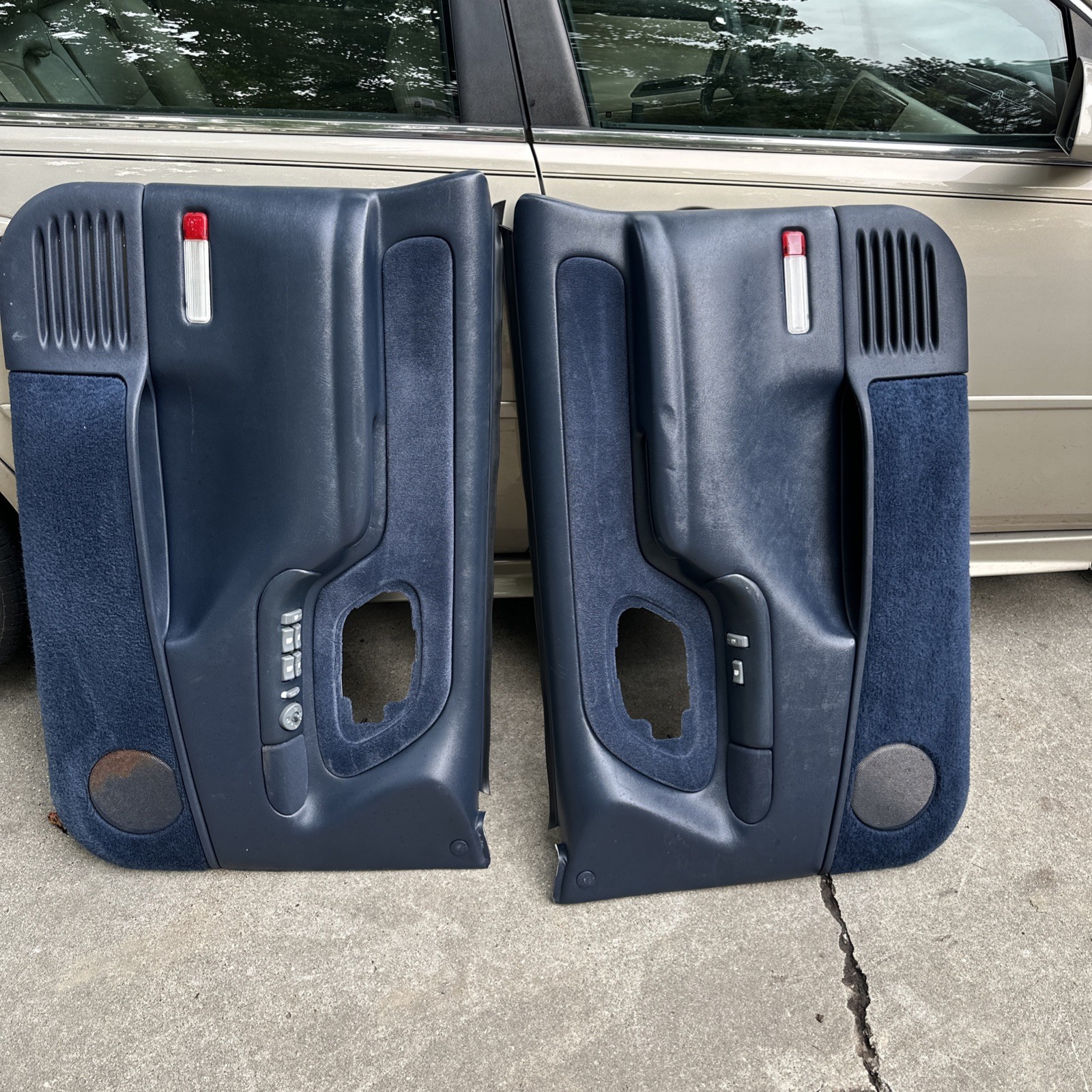 95-98 Silverado Suburban BLUE Front Left Right Door Panel Set Yukon Sierra Tahoe