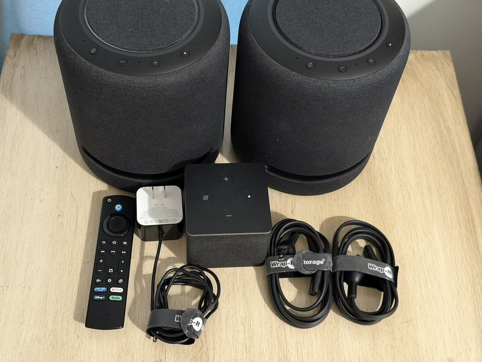 2 Amazon Echo Studio + Amazon Fire Tv Cube 4k 2 Amazon Echo Studio + Amazon Fire Tv Cube 4k