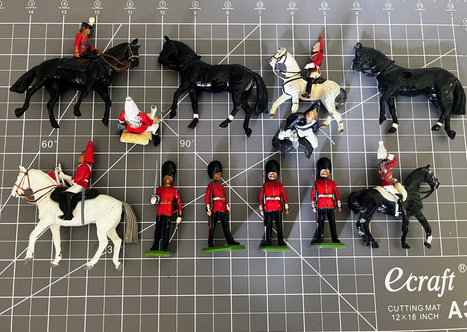 12 Vintage Britains Metal-Models Hand Painted Queen Elizabeth Toy Soldiers 12 Vintage Britains Metal-Models Hand Painted Queen Elizabeth Toy Soldiers