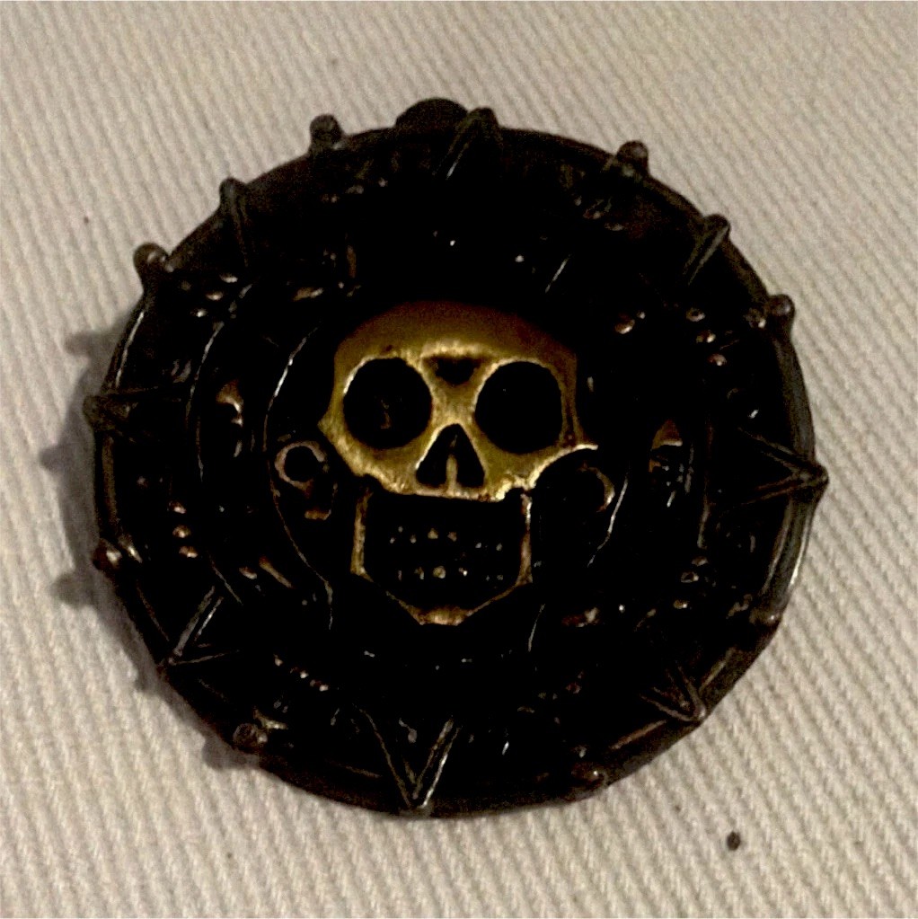 Disney 2003 Pirates of the Caribbean Skull Pin Official Pin Trading