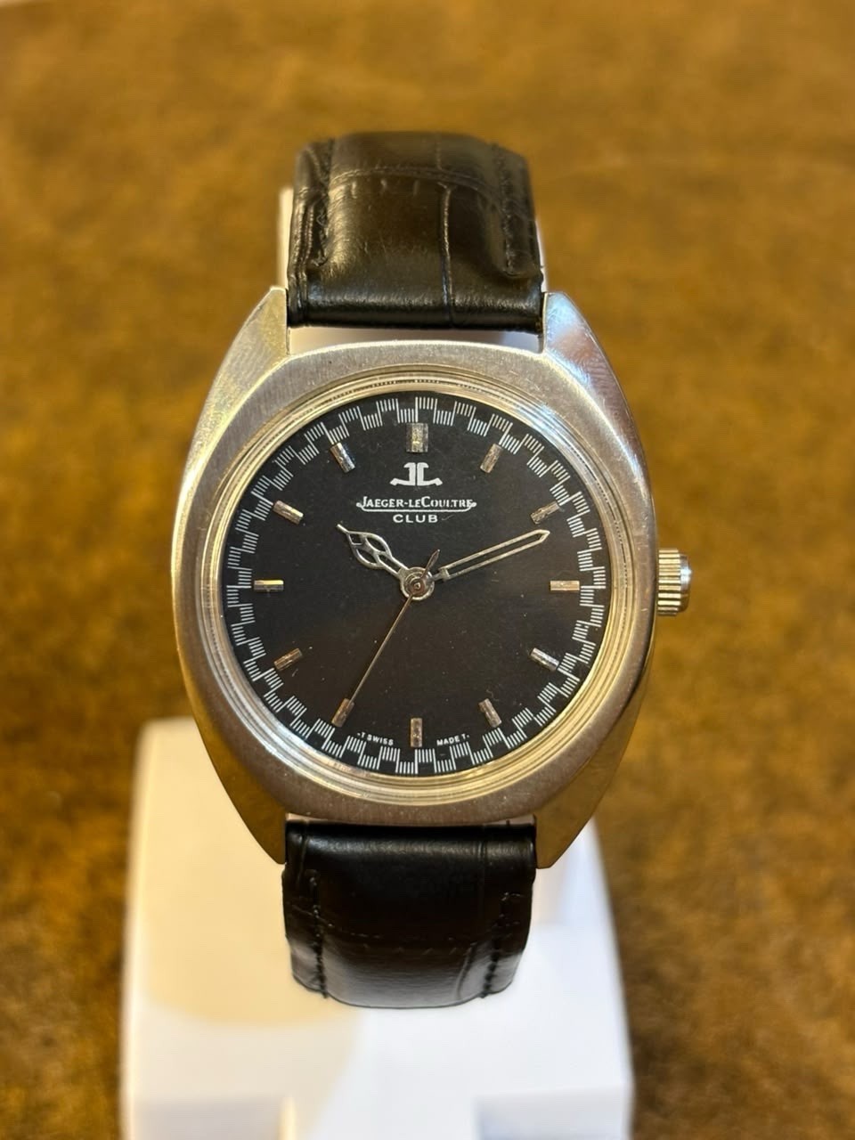 Vintage Jaeger-LeCoultre 17 Jewels Manual Winding Swiss Made Men’s Watch