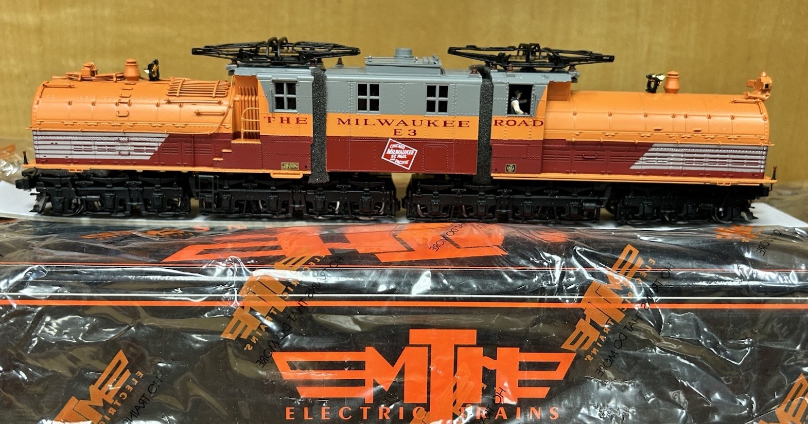 MTH Bi Polar Electric Locomotive Milwaukee Road 80-2142-1 PS3 DCC Sound 3.0 MTH Bi Polar Electric Locomotive Milwaukee Road 80-2142-1 PS3 DCC Sound 3.0