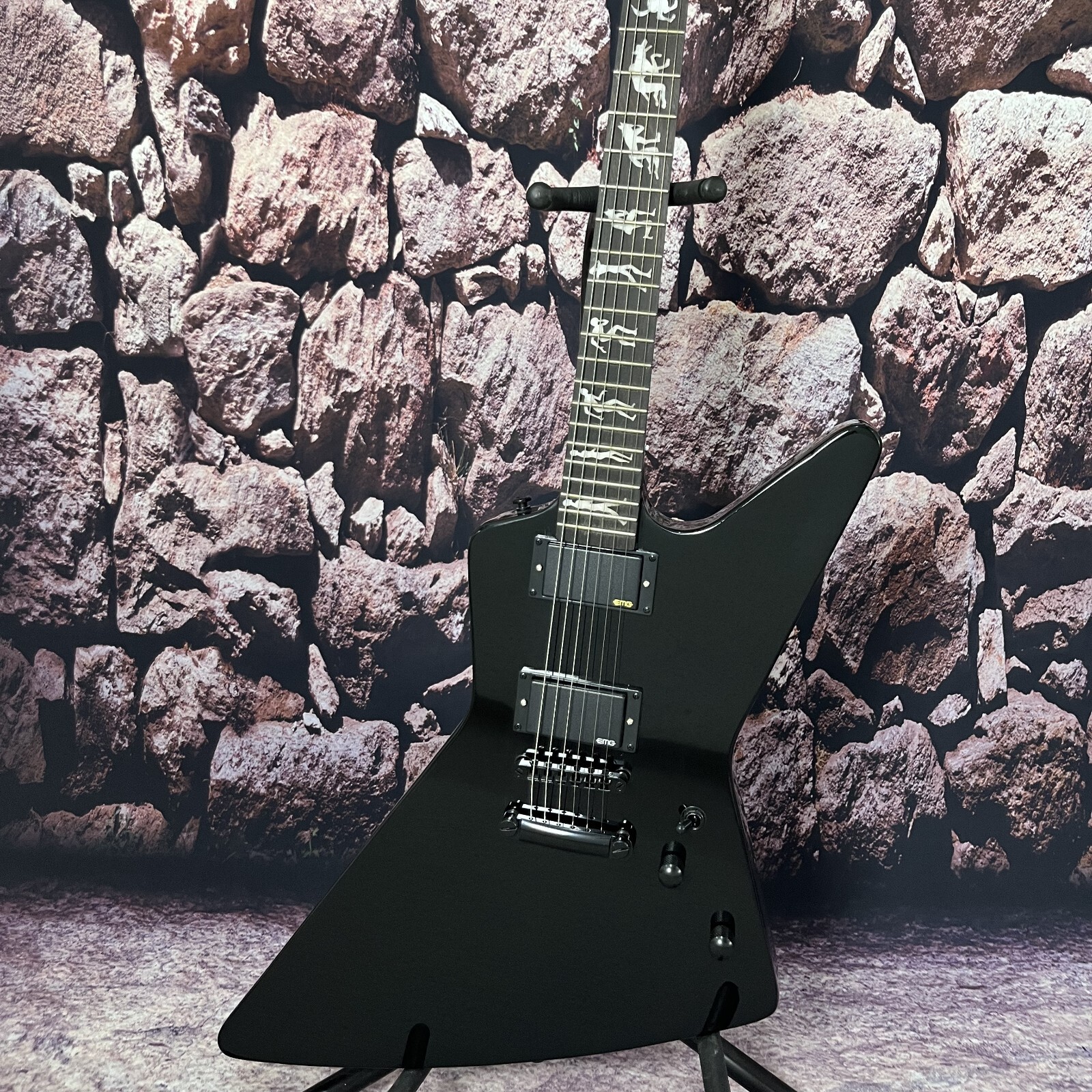 High-end custom black Electric guitar man-wolf inlays active pickups hot sale
