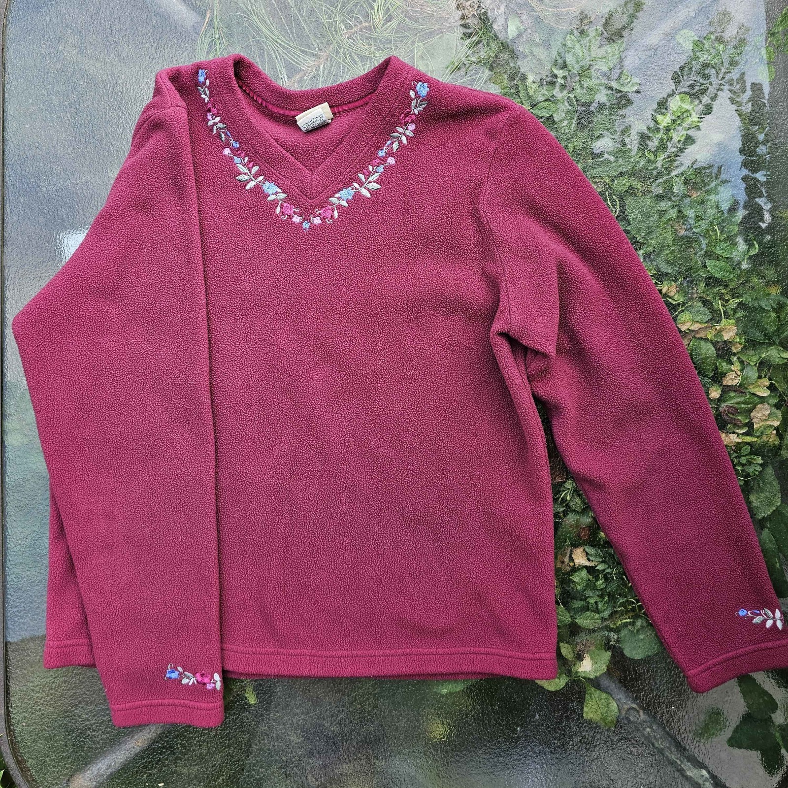 L.L. Bean Women\'s Size M Maroon Embroidered Fleece Sweater V-Neck
