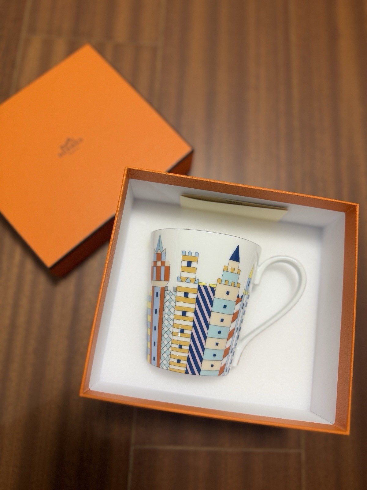 Hermès Les Cabanes Porcelain Mug Multicolor New with Box Made in France
