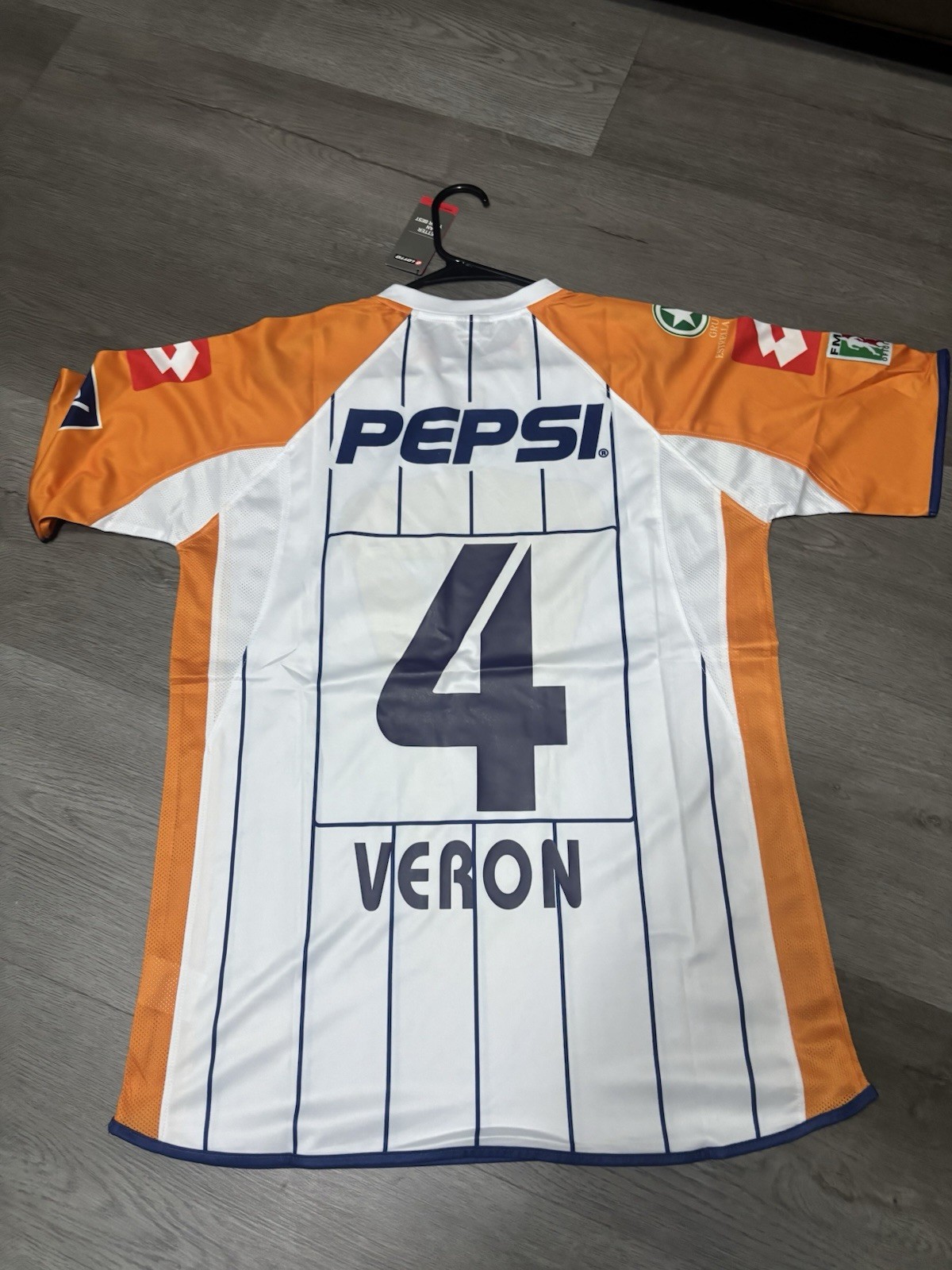 Pumas Unam 2004 Jersey #4 Dario Veron Size XL Pumas Unam 2004 Jersey #4 Dario Veron Size XL
