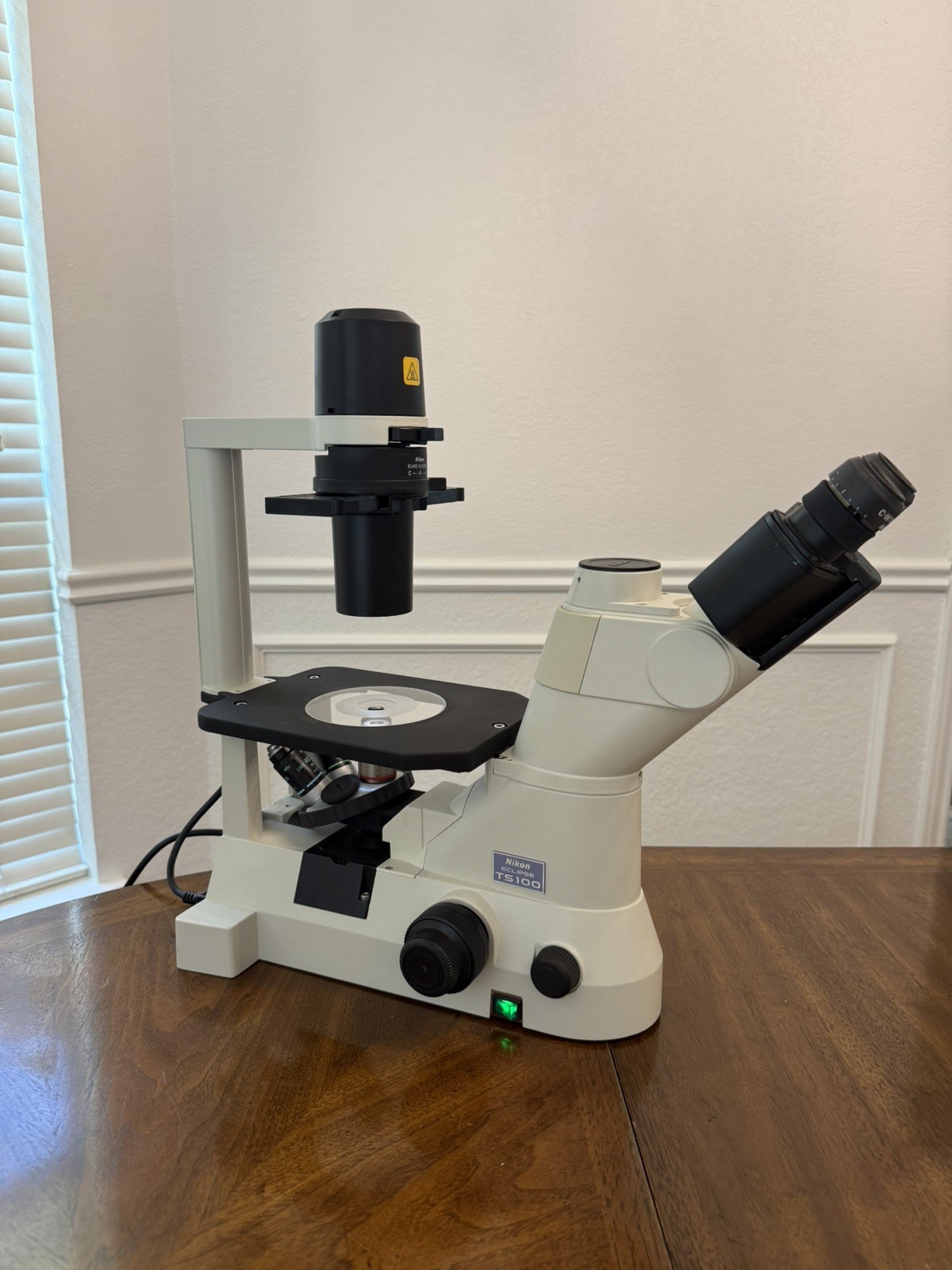 Nikon Eclipse TS100-F Inverted Microscope w 4 Objectives Nikon Eclipse TS100-F Inverted Microscope w 4 Objectives