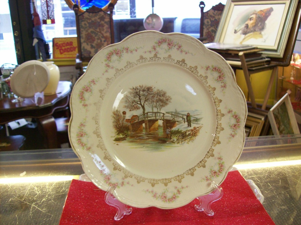 Waterscape & Bridge Beautiful Porcelain China Vintage Decorative Plate Waterscape & Bridge Beautiful Porcelain China Vintage Decorative Plate