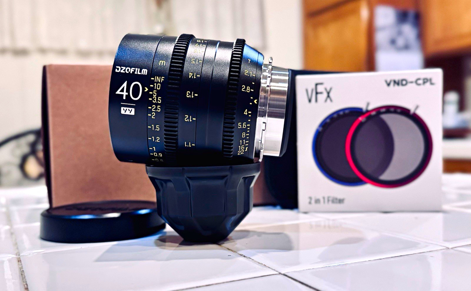 DZOFilm Vespid Prime 40mm T2.1 Cine Lens Arri PL Manual Focus 77mm + Filters DZOFilm Vespid Prime 40mm T2.1 Cine Lens Arri PL Manual Focus 77mm + Filters