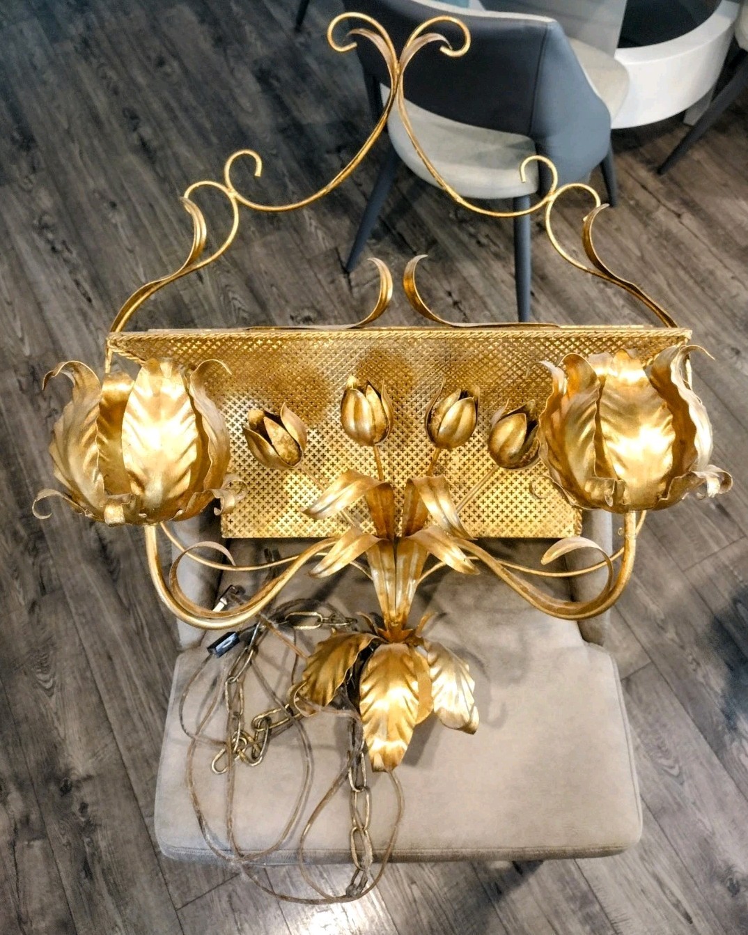 Beautiful Large Vintage 1970's Gold Wall Light Mounted Planter Box Chain Cord 