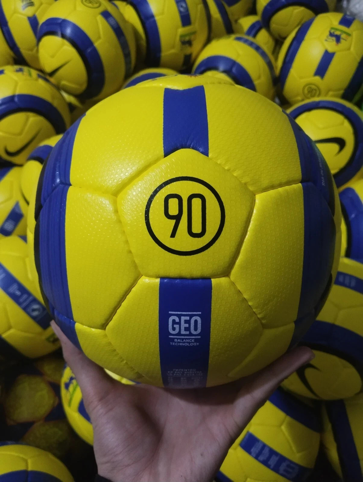 Nike Total 90 Aerow Premier League Swift / 2005-06 Soccer Match Ball yellow