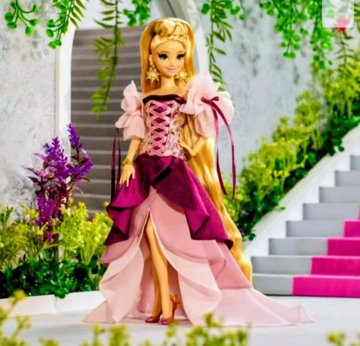 Mattel Creations Rapunzel Disney Collector Enchanted Elegance Doll HYB16 MINTY