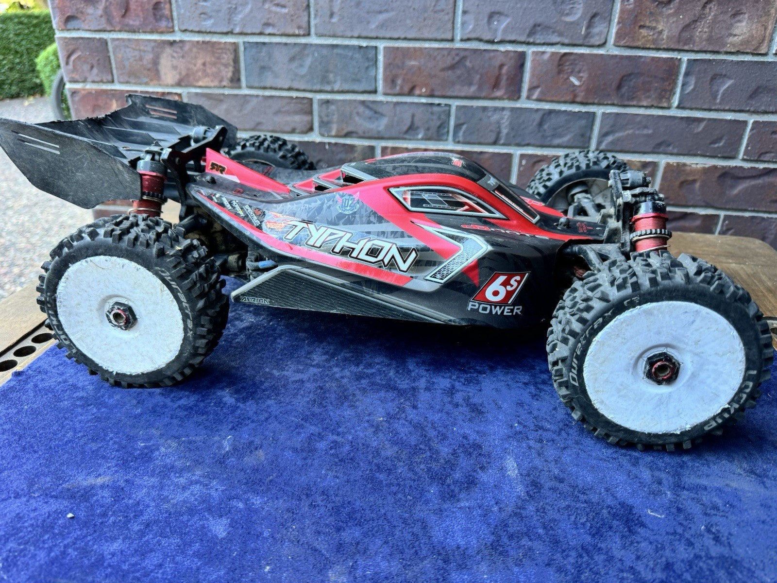 ARRMA Typhon 6S BLX 1/8 4WD Brushless RC Buggy Spektrum RTR Transmitter