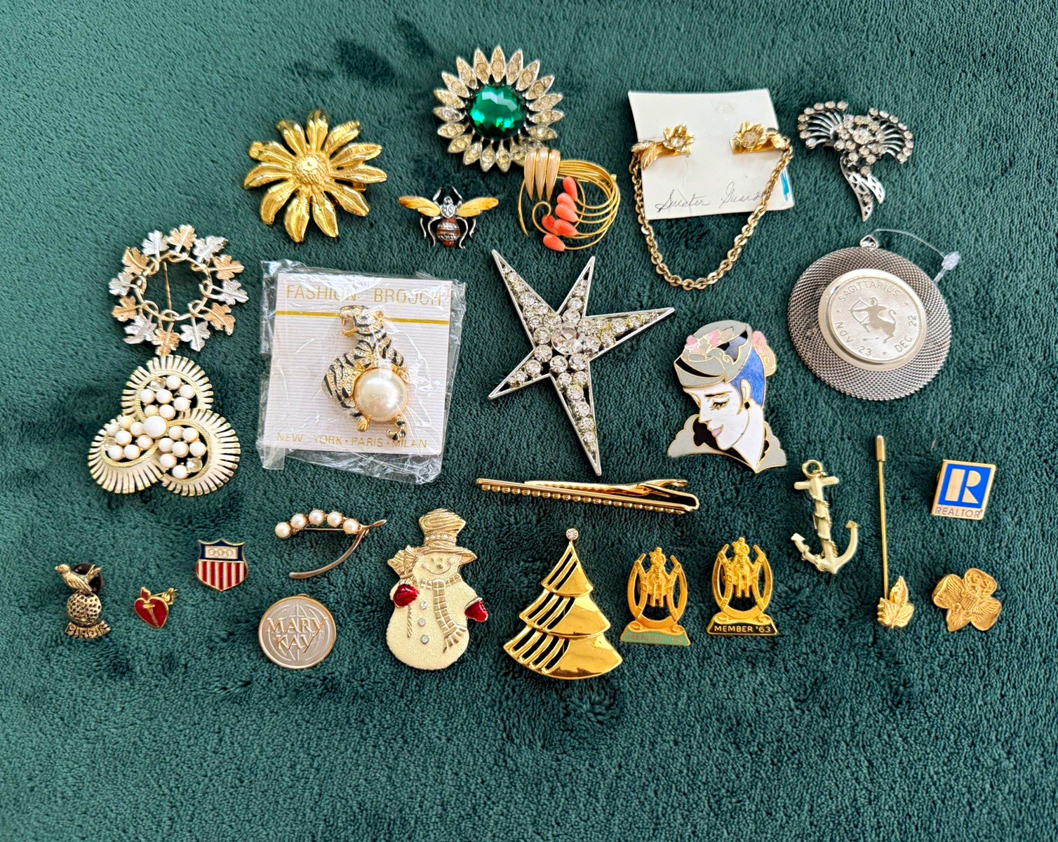 Vintage Mixed Lot Fashion Jewelry 20pc Pins Brooches Earrings Rhinestone Vintage Mixed Lot Fashion Jewelry 20pc Pins Brooches Earrings Rhinestone