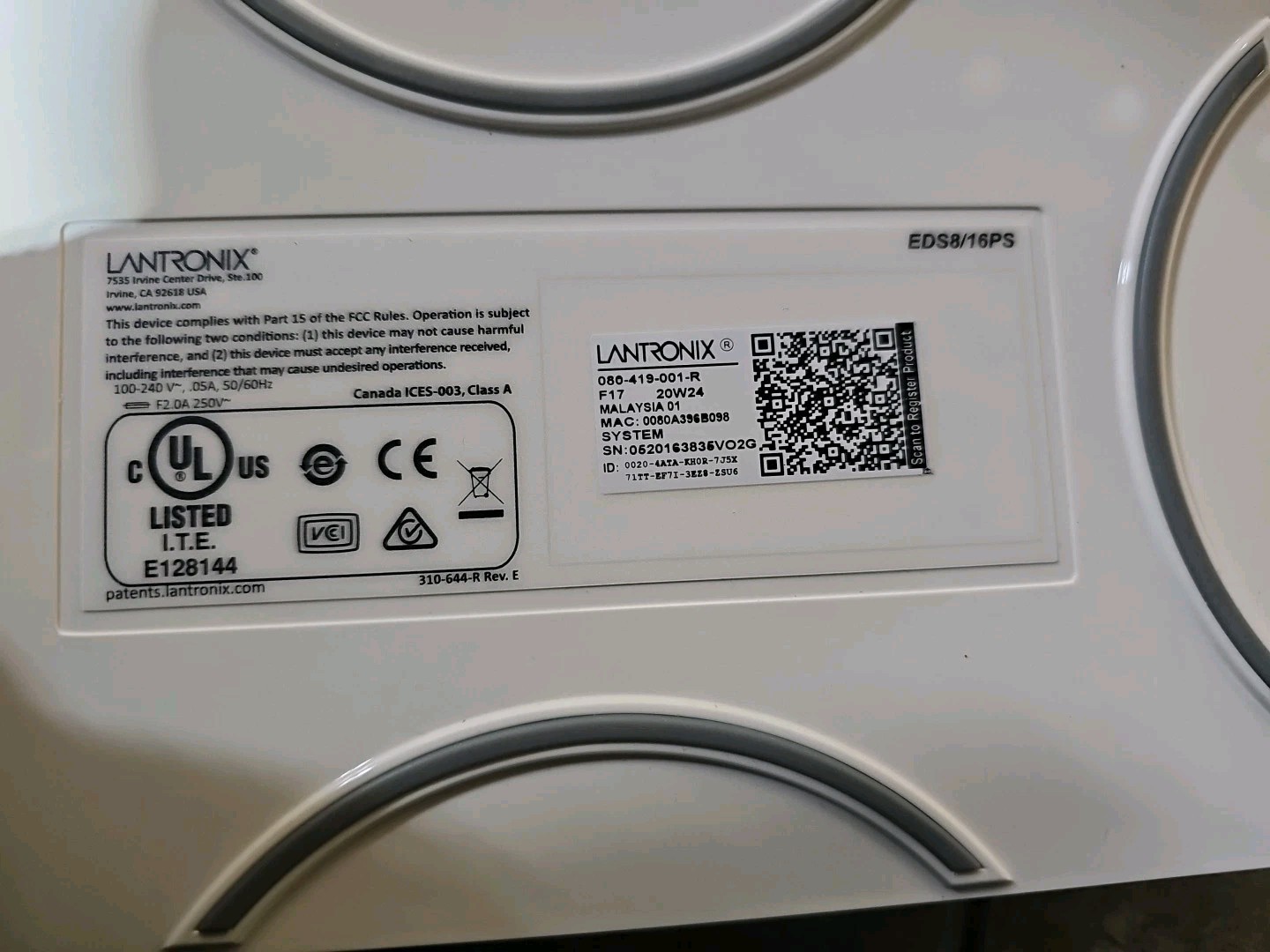 NEW LANTRONIX EDS8PS 8 PORT DEVICE SERVER.   #N10