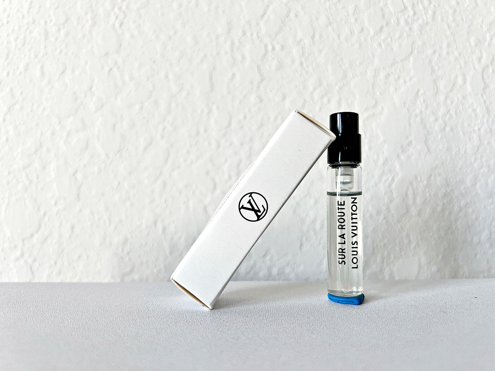 LOUIS VUITTON - Sur la Route EDP Sample Size Vial Spray x 1 Pcs 2ml LOUIS VUITTON - Sur la Route EDP Sample Size Vial Spray x 1 Pcs 2ml