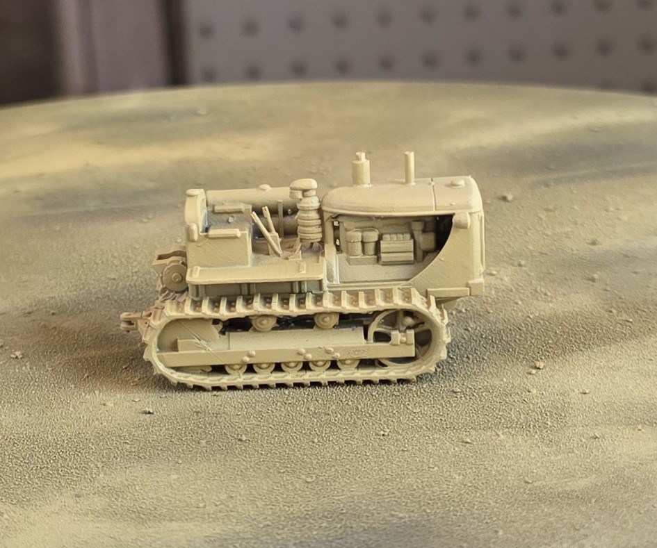 One 1/87 HO scale D7 crawler w/dual cylinder side tank, yellow EXCLUSIVE