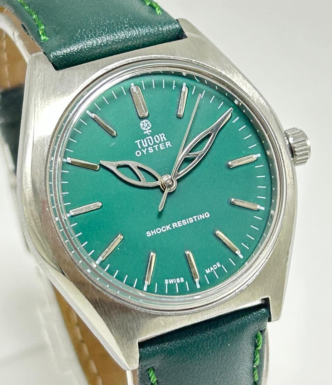 Vintage Tudor Oyster 17 Jewels Manual Winding Swiss Made Green Dial Men\'s Watch.