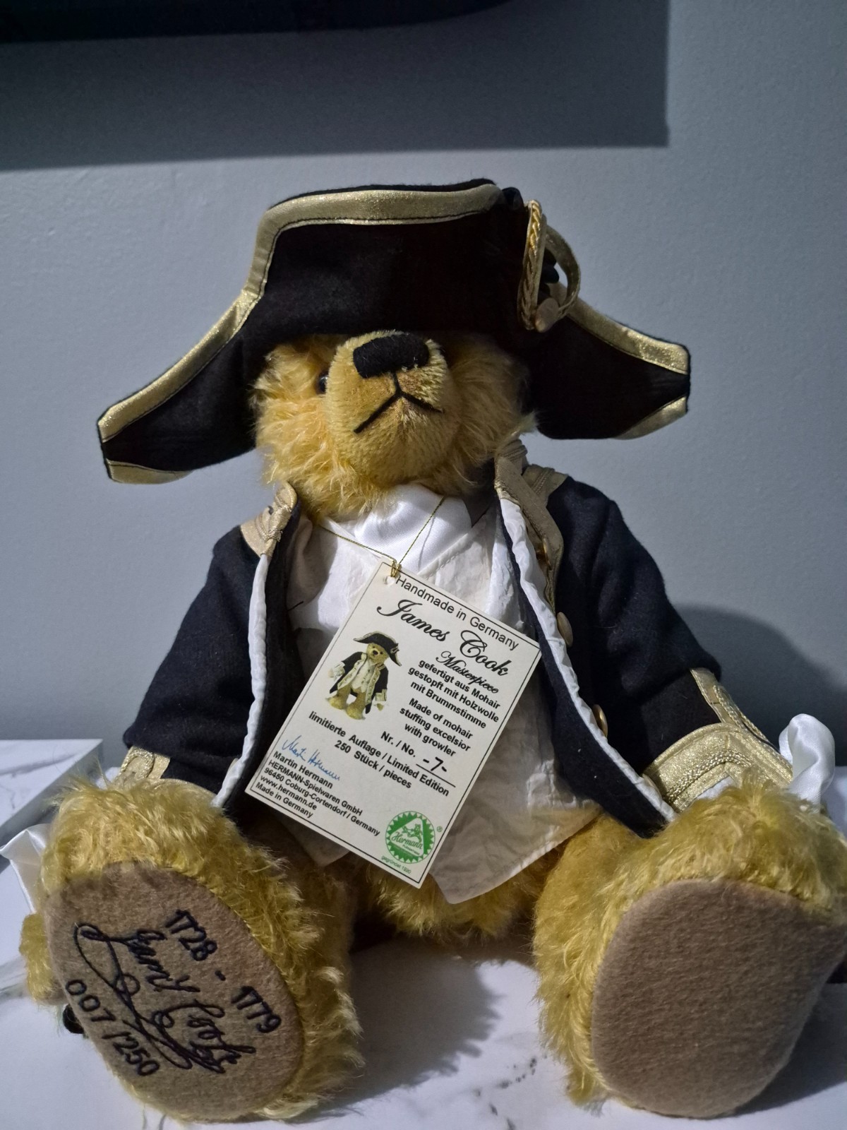 RARE Hermann Germany Mohair James Cook Masterpiece Bear Growler Low No Ed 07/250 RARE Hermann Germany Mohair James Cook Masterpiece Bear Growler Low No Ed 07/250