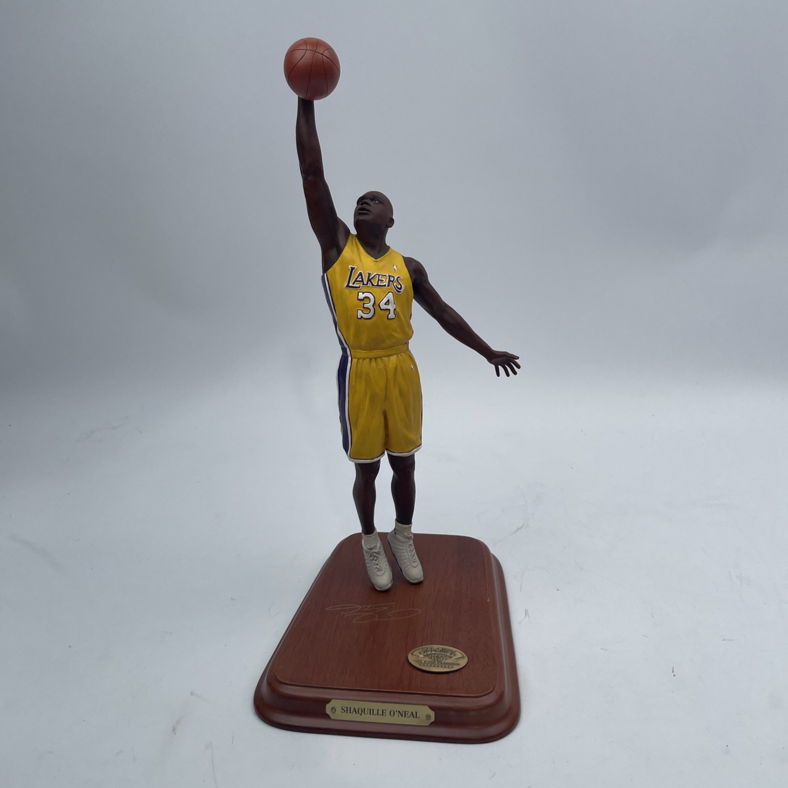 The Danbury Mint Shaquille O’Neal Lakers Figure The Danbury Mint Shaquille O’Neal Lakers Figure