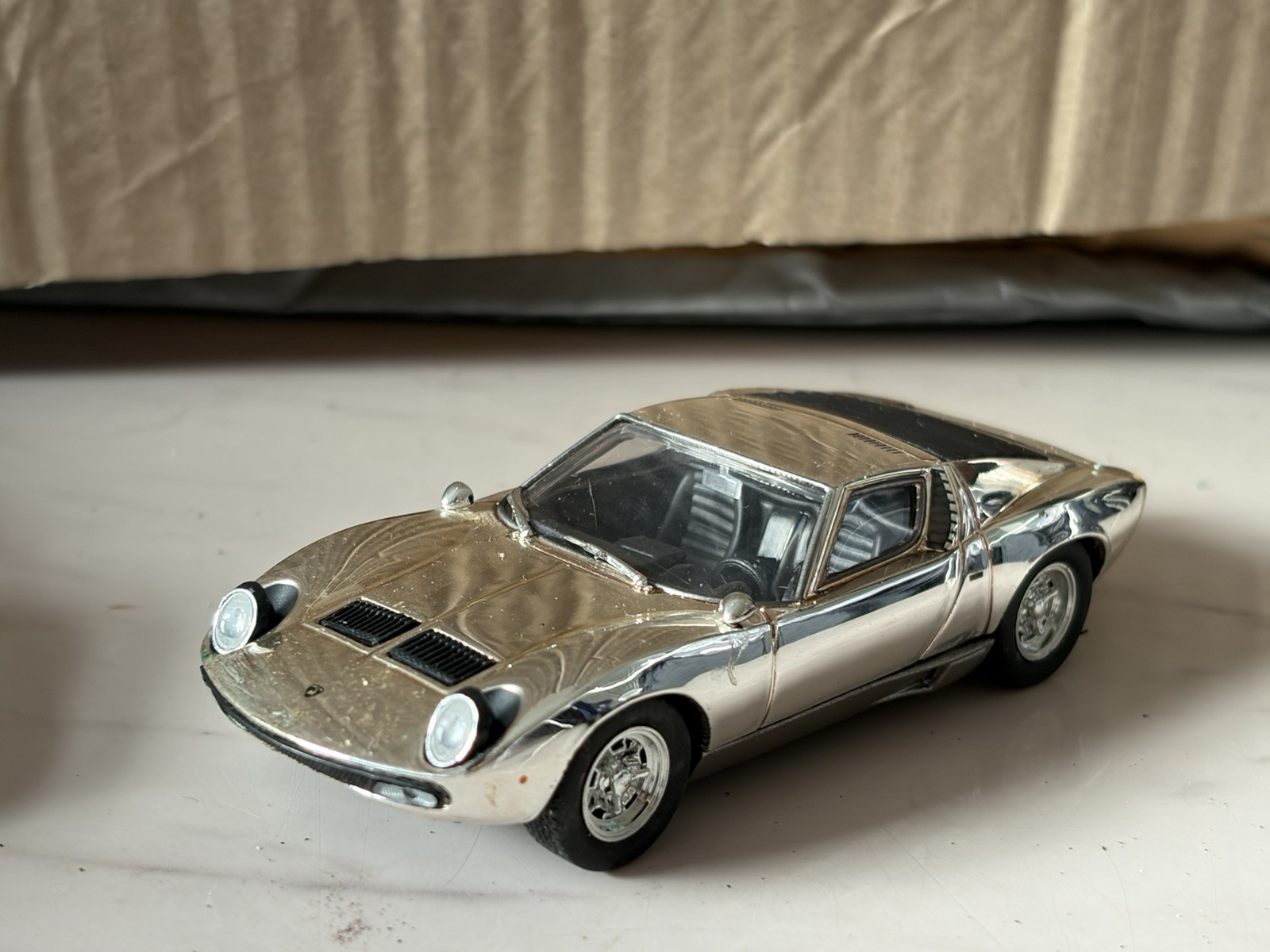 IXO Atlas Lamborghini Miura P400 Chrome 1:43 scale IXO Atlas Lamborghini Miura P400 Chrome 1:43 scale