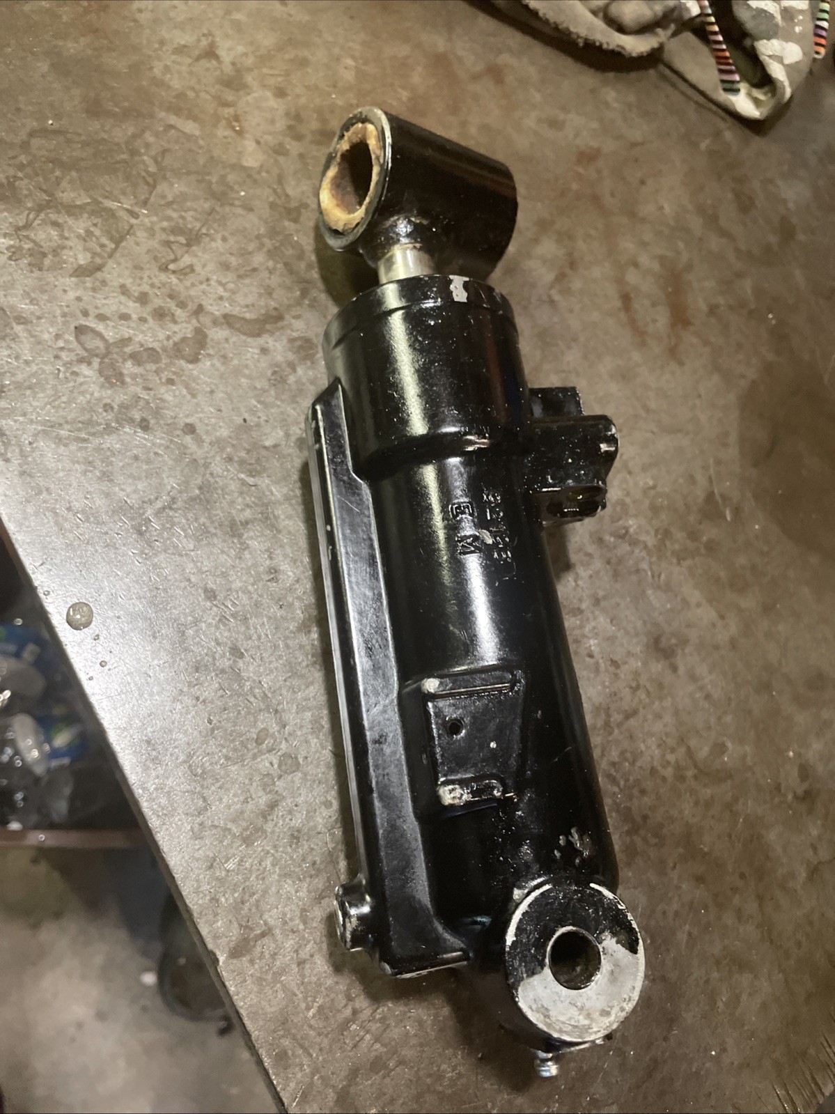Mercury Mariner Outboard Tilt Trim Ram Cylinder 92193 Mercury Mariner Outboard Tilt Trim Ram Cylinder 92193