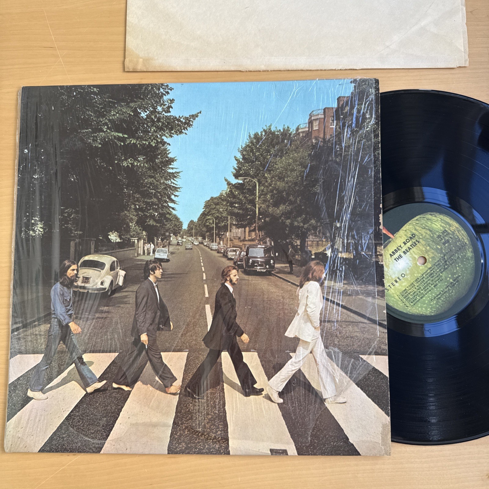 The Beatles Abbey Road Original 1969 1st US Winchester Press In Shrink LP 🍏 VG+ The Beatles Abbey Road Original 1969 1st US Winchester Press In Shrink LP 🍏 VG+