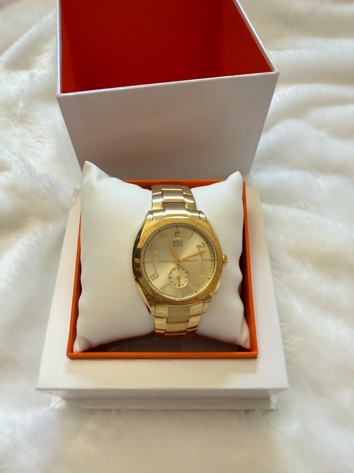 ESQ Movado Rounund Gold Tone Bracelet Watch Minimalist Dial 01701401