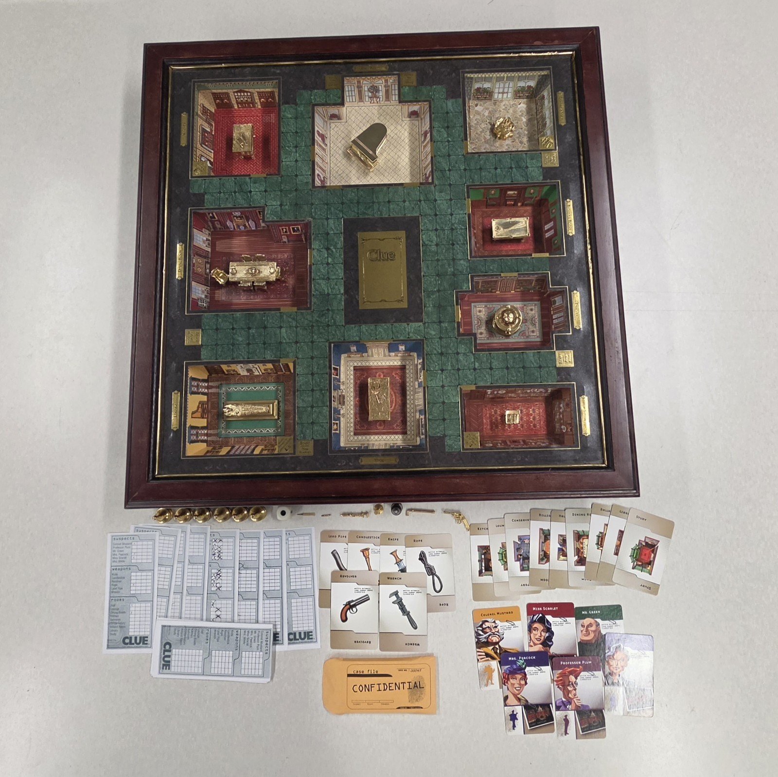 RARE CLUE Hasbro Deluxe Collectors Edition Almost Complete - READ - 
