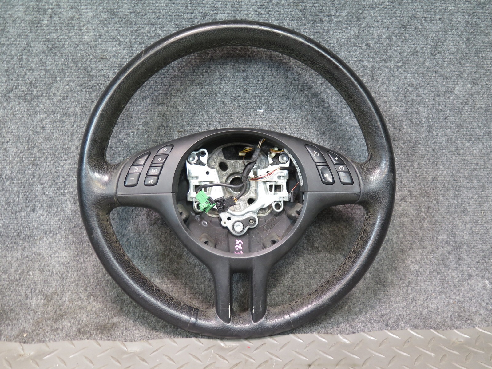 01-06 BMW E46 330ci 3-SPOKE LEATHER SPORT STEERING W CONTROLS BLACK OEM
