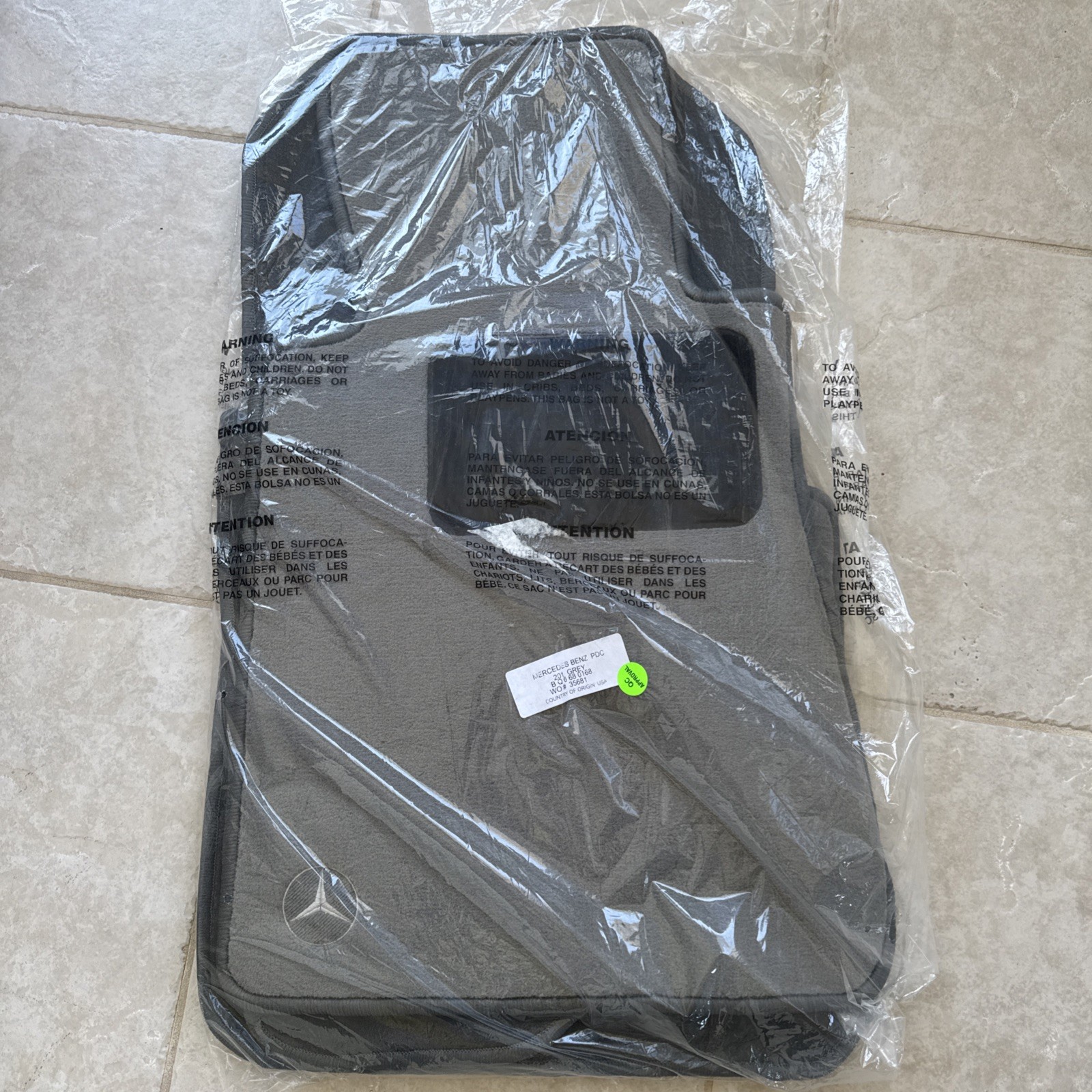 1987 Mercedes 190E-CLASS OEM (w/MBenz Logo) Floor Mats, Set of 4, BQ668 1987 Mercedes 190E-CLASS OEM (w/MBenz Logo) Floor Mats, Set of 4, BQ668