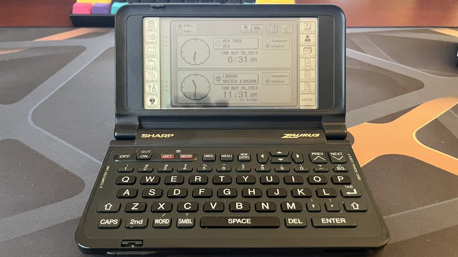 Vintage SHARP Zaurus ZR-5000 PDA Personal Electronic Organizer TESTED