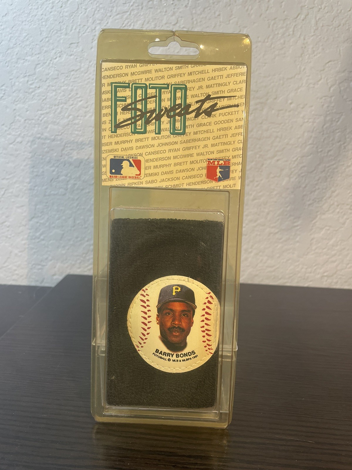1990 FOTO Sweats BARRY BONDS Unopened Vintage Wristband - Pittsburgh Pirates 1990 FOTO Sweats BARRY BONDS Unopened Vintage Wristband - Pittsburgh Pirates
