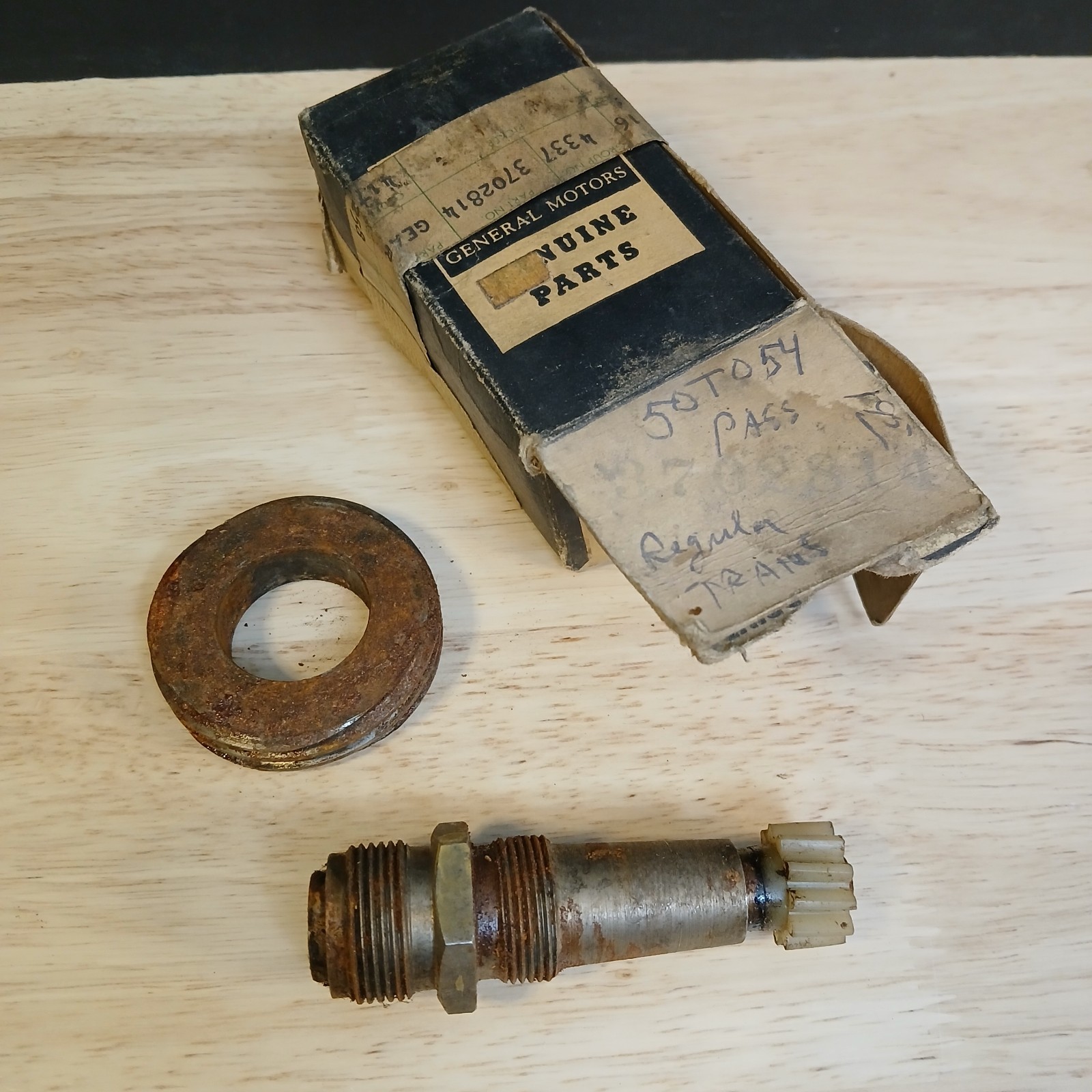 1951 - 1962 GM Transmission Speedometer Pinion Gear w Adapter 3702814 NOS OEM 1951 - 1962 GM Transmission Speedometer Pinion Gear w Adapter 3702814 NOS OEM